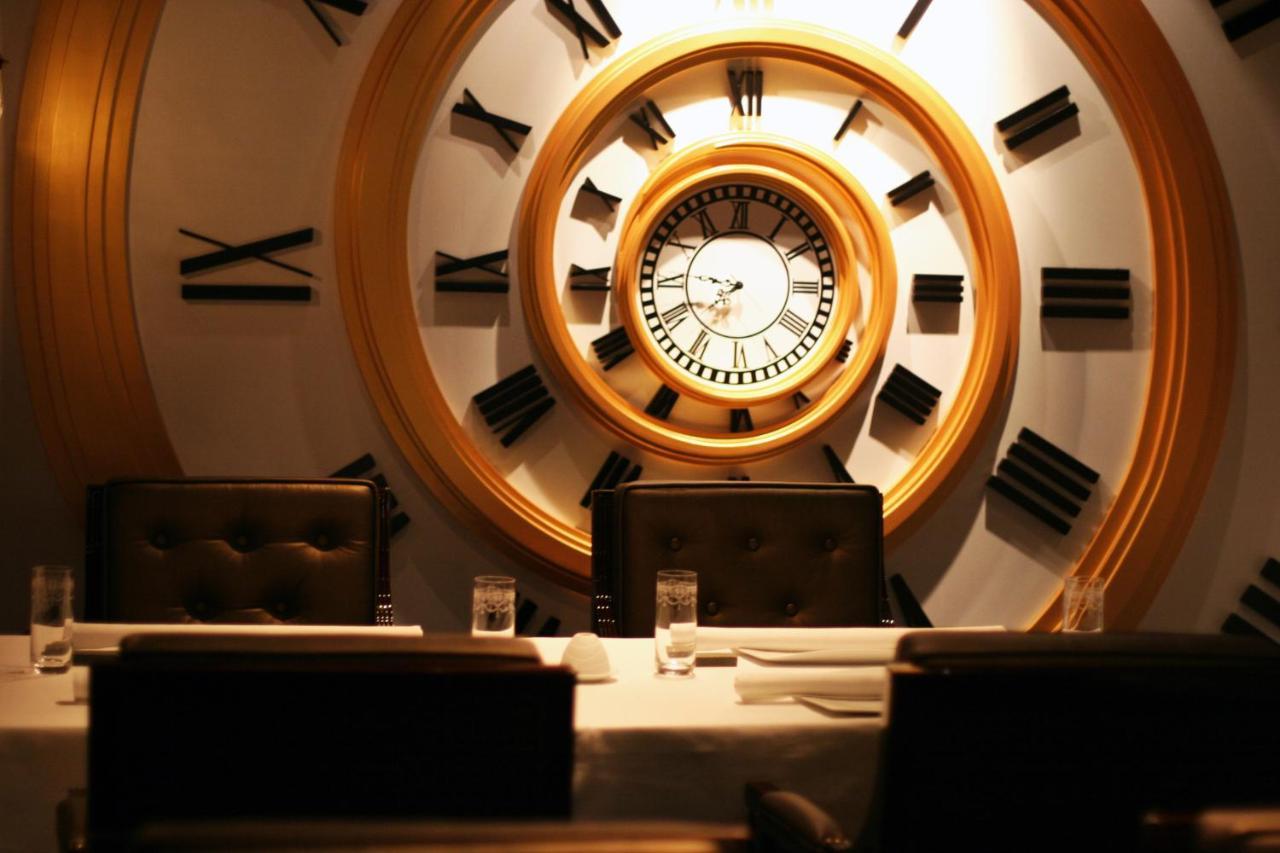 Hotel The Luxe Manor