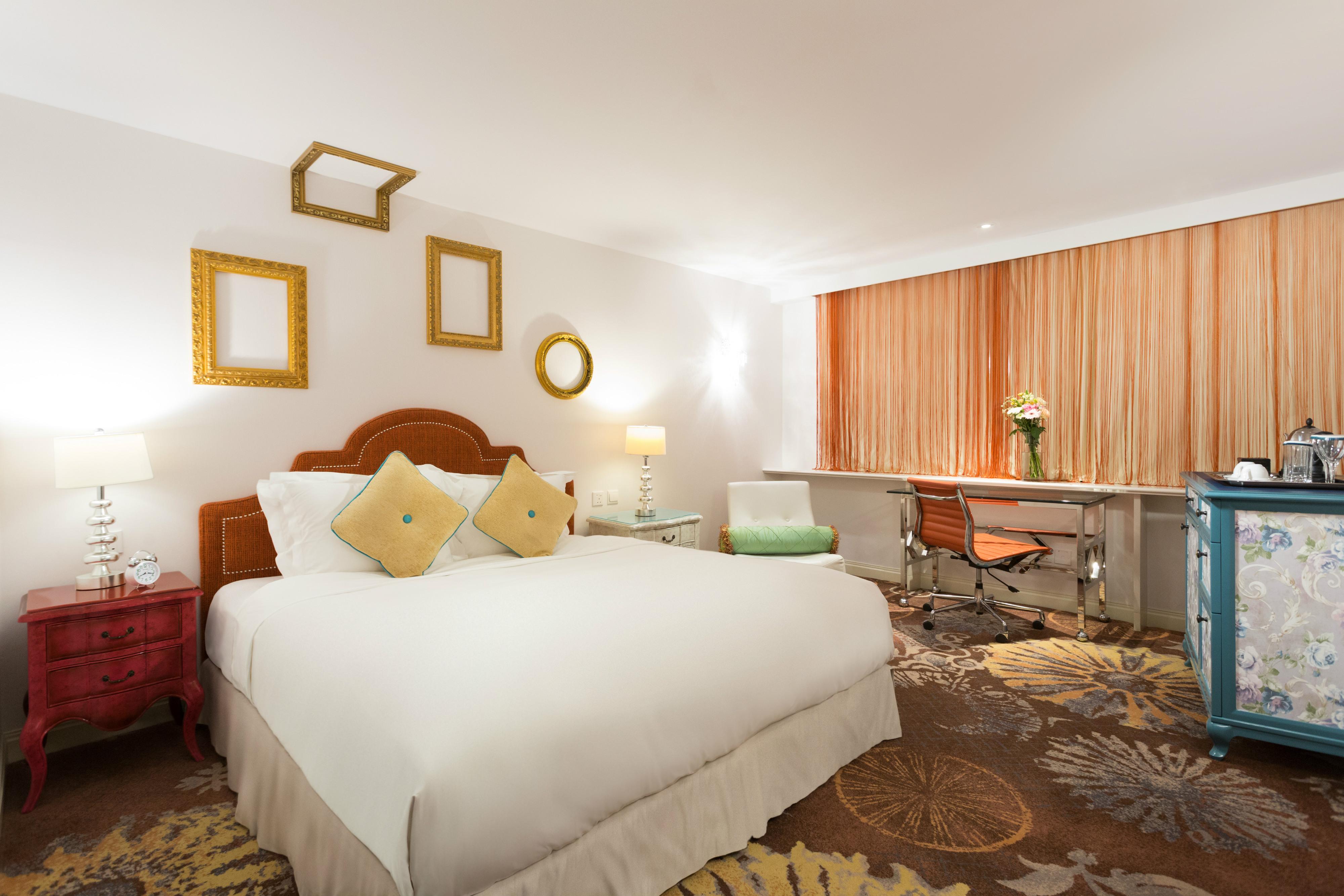 The Luxe Manor 4*